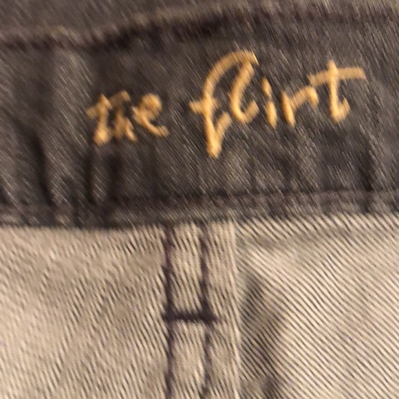 Old Navy sz 12 The Flirt - Mid-Rise, Boot Cut, Stretch Gray Jeans - Picture 5 of 8